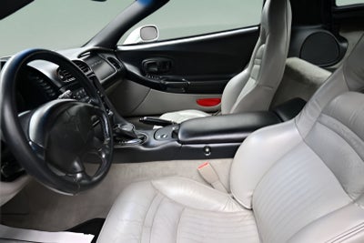 2004 Chevrolet Corvette 2dr Cpe