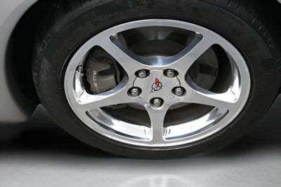 2004 Chevrolet Corvette 2dr Cpe