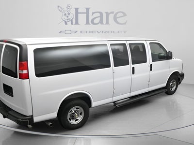 2025 Chevrolet Express Passenger 1LT