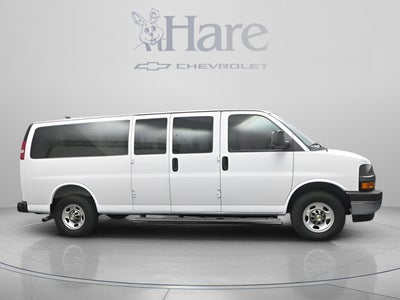 2025 Chevrolet Express Passenger 1LT