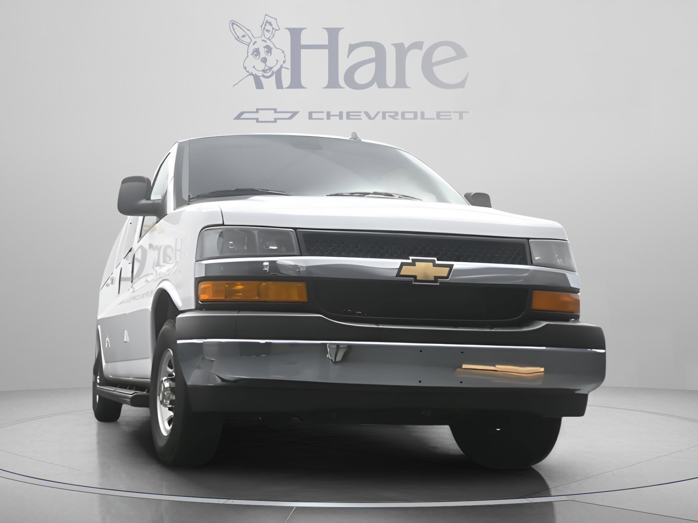 2025 Chevrolet Express Passenger 1LT