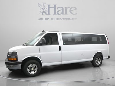 2025 Chevrolet Express Passenger 1LT