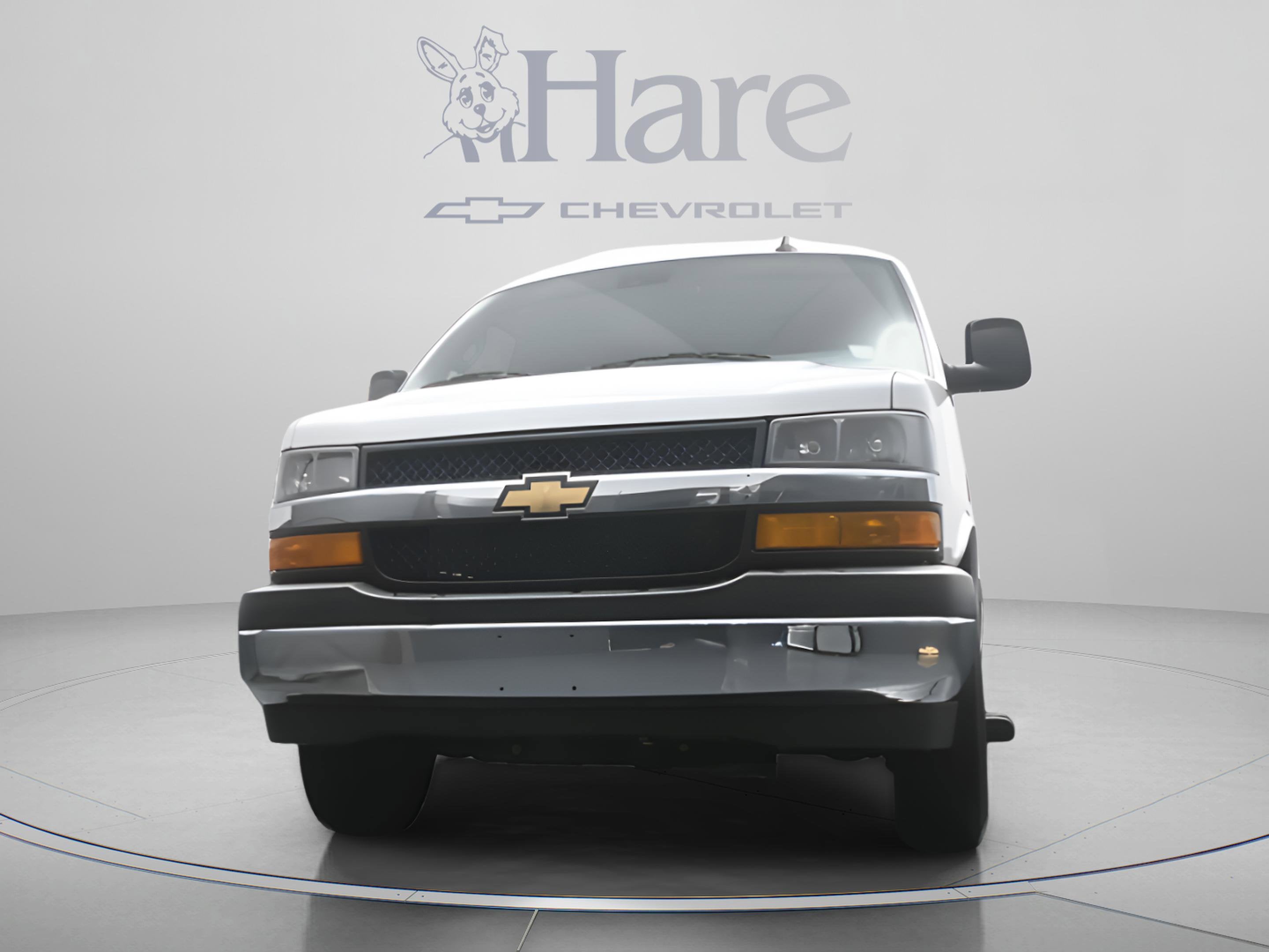 2025 Chevrolet Express Passenger 1LT