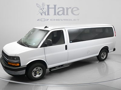 2025 Chevrolet Express Passenger 1LT