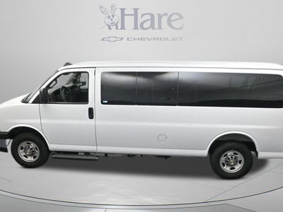 2025 Chevrolet Express Passenger 1LT