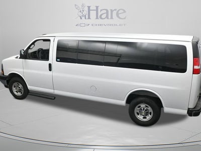 2025 Chevrolet Express Passenger 1LT
