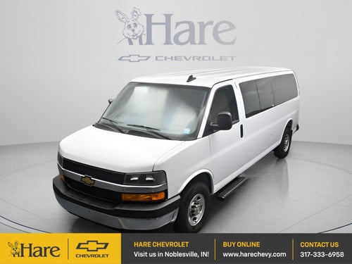 2025 Chevrolet Express Passenger 1LT