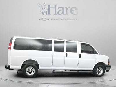 2025 Chevrolet Express Passenger 1LT