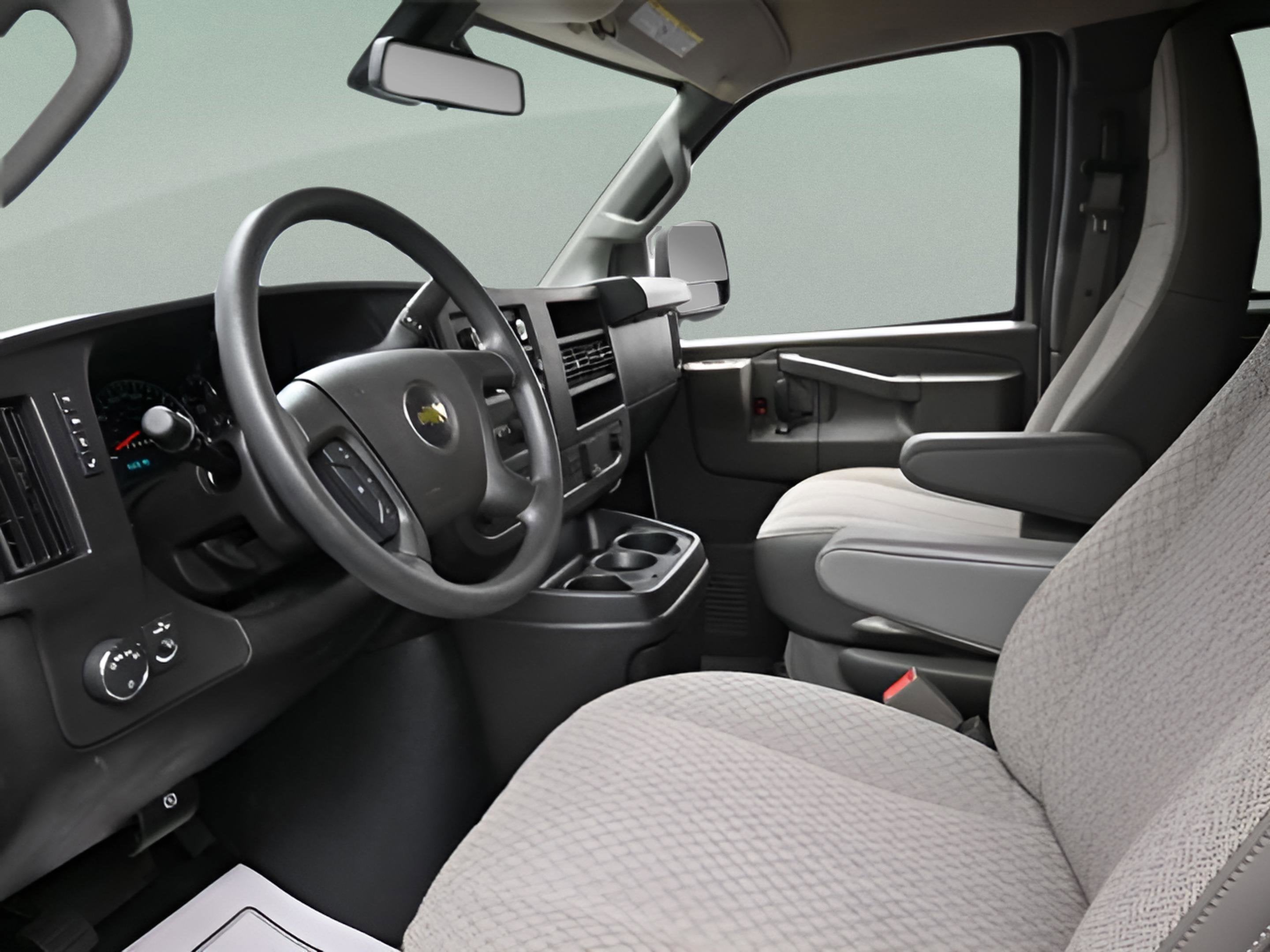 2025 Chevrolet Express Passenger 1LT