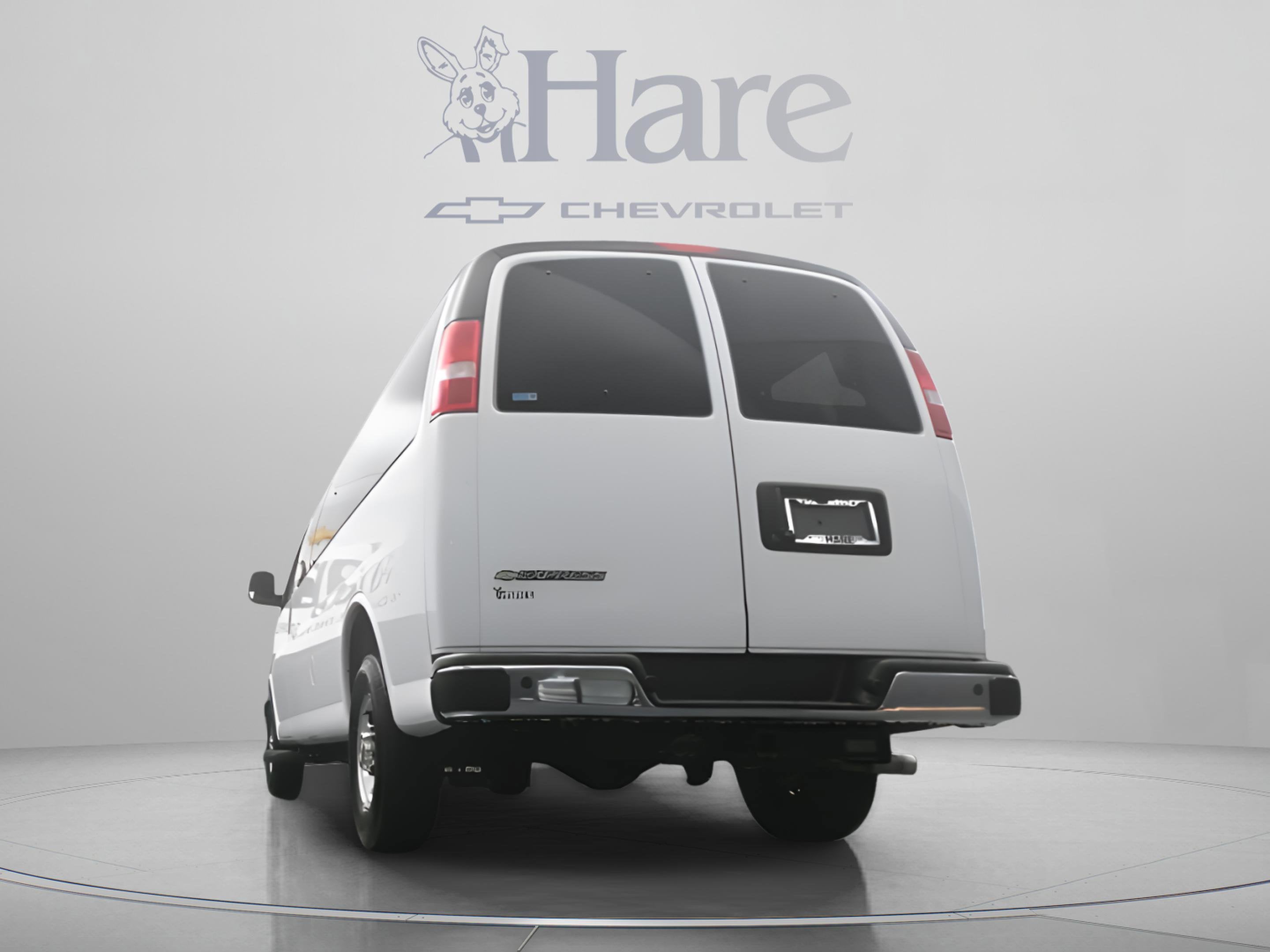 2025 Chevrolet Express Passenger 1LT