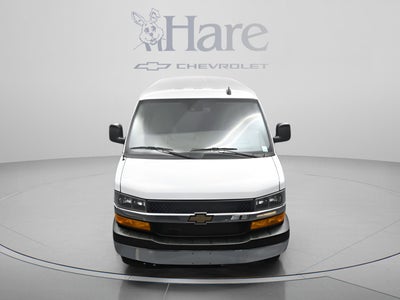 2025 Chevrolet Express Passenger 1LT