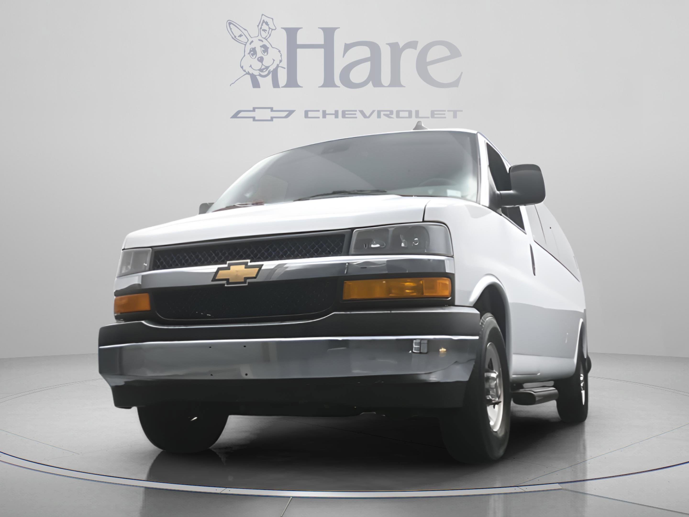 2025 Chevrolet Express Passenger 1LT