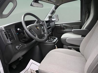 2025 Chevrolet Express Passenger 1LT