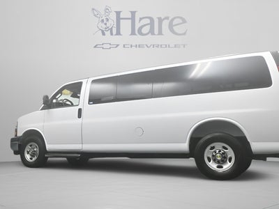 2025 Chevrolet Express Passenger 1LT