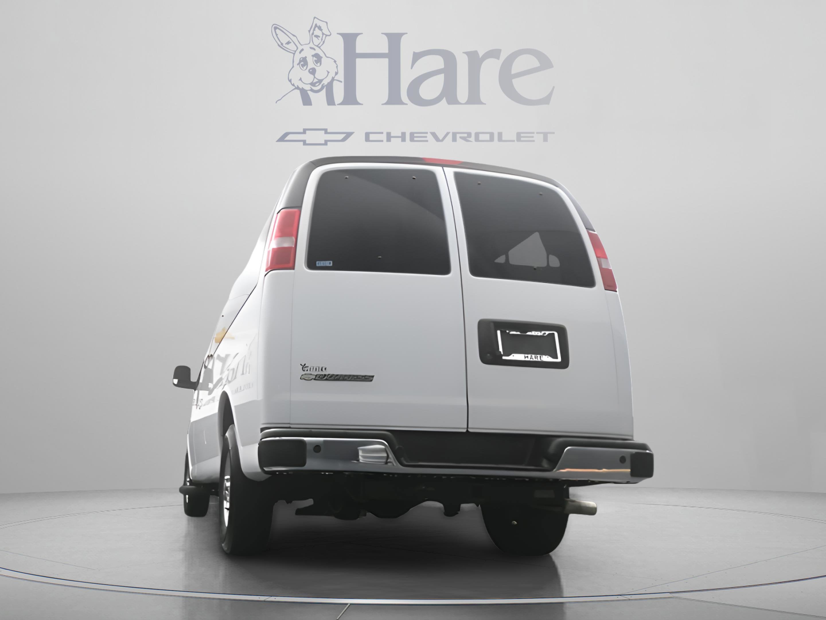 2025 Chevrolet Express Passenger 1LT