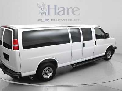 2025 Chevrolet Express Passenger 1LT