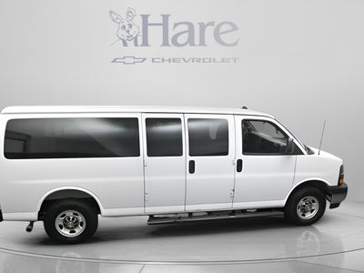2025 Chevrolet Express Passenger 1LT