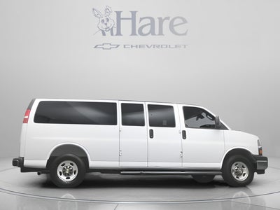 2025 Chevrolet Express Passenger 1LT