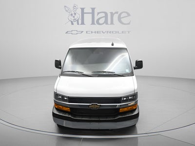 2025 Chevrolet Express Passenger 1LT