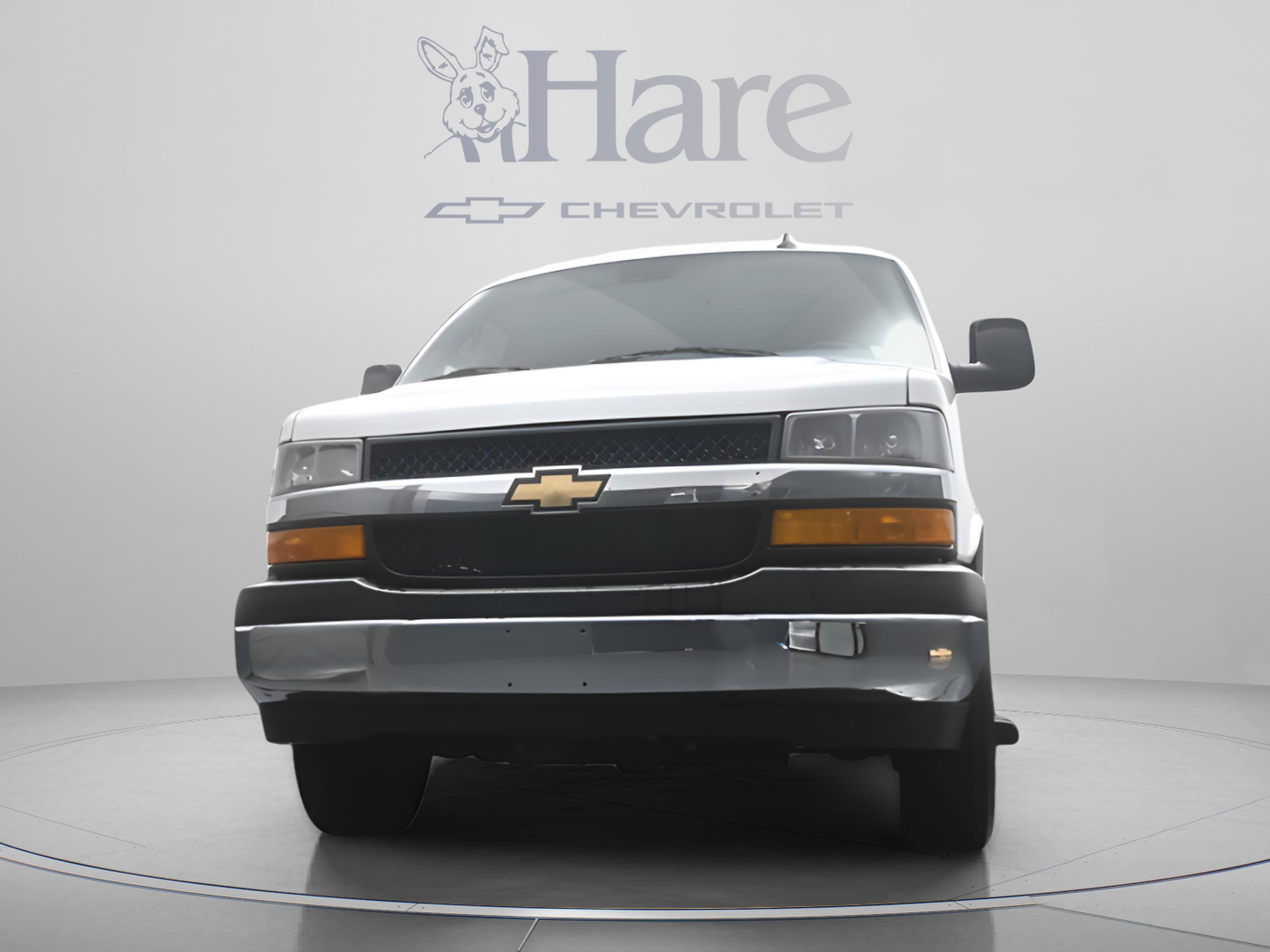 2025 Chevrolet Express Passenger 1LT