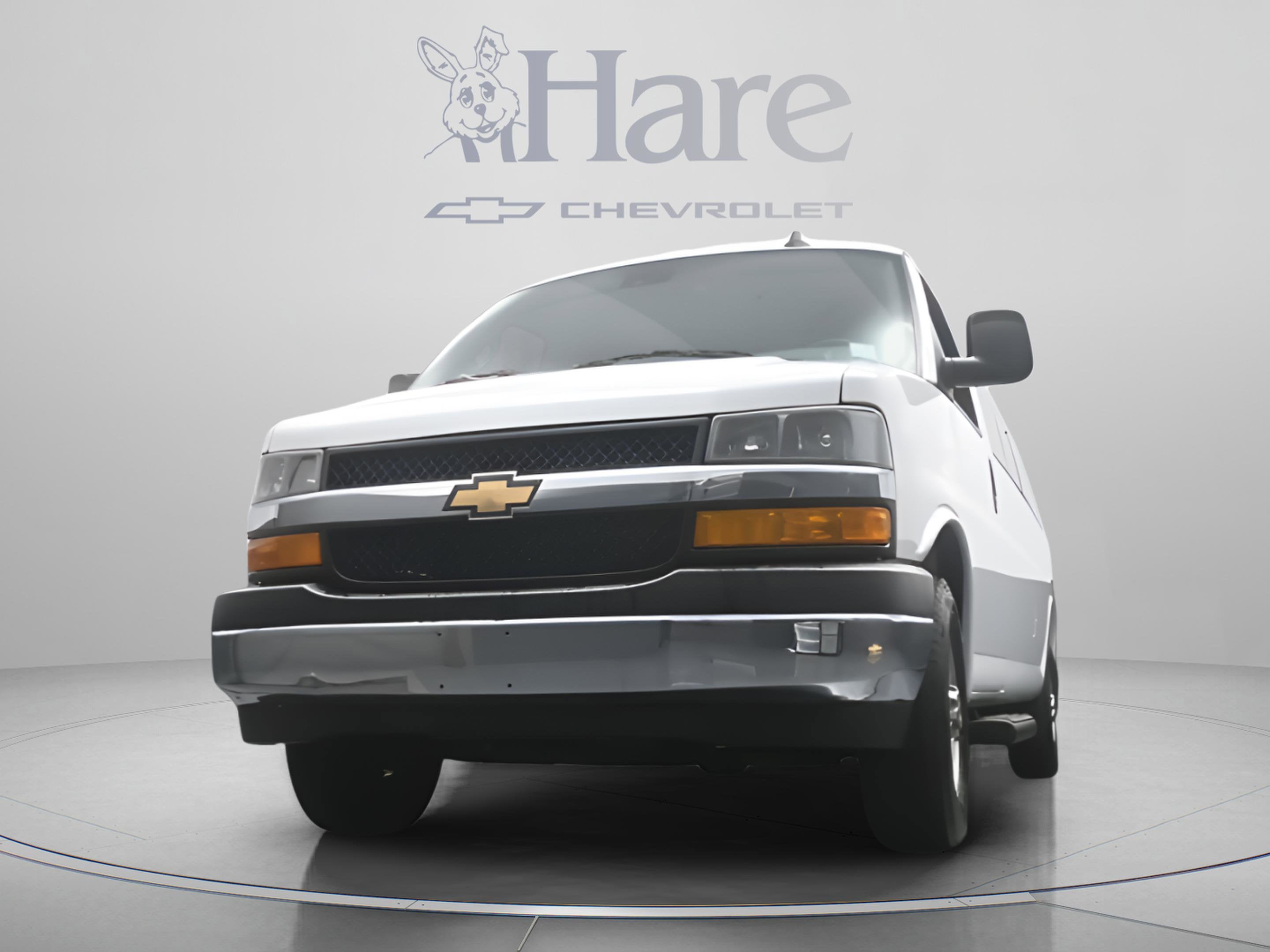 2025 Chevrolet Express Passenger 1LT