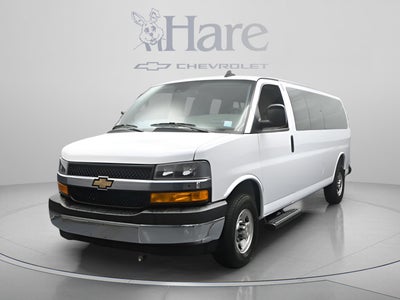 2025 Chevrolet Express Passenger 1LT