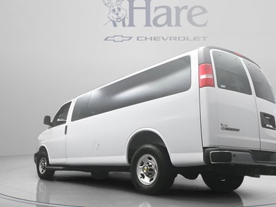 2025 Chevrolet Express Passenger 1LT