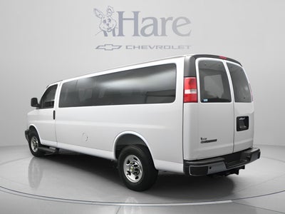 2025 Chevrolet Express Passenger 1LT