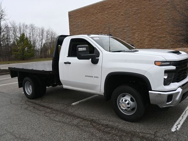 2025 Chevrolet Silverado 3500 HD Chassis Cab Work Truck