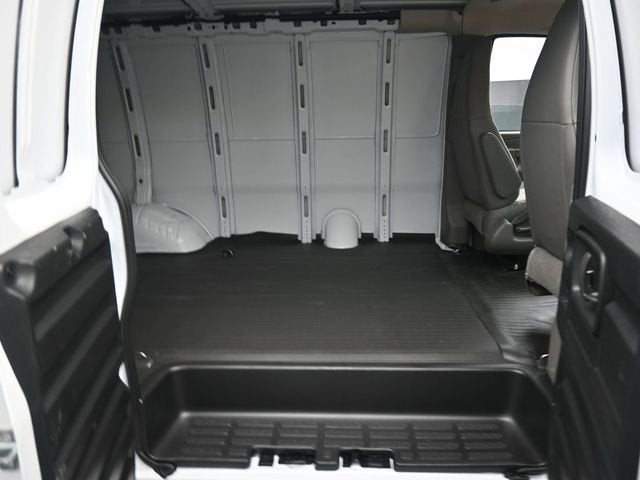 2026 Chevrolet Express Cargo 2500 WT