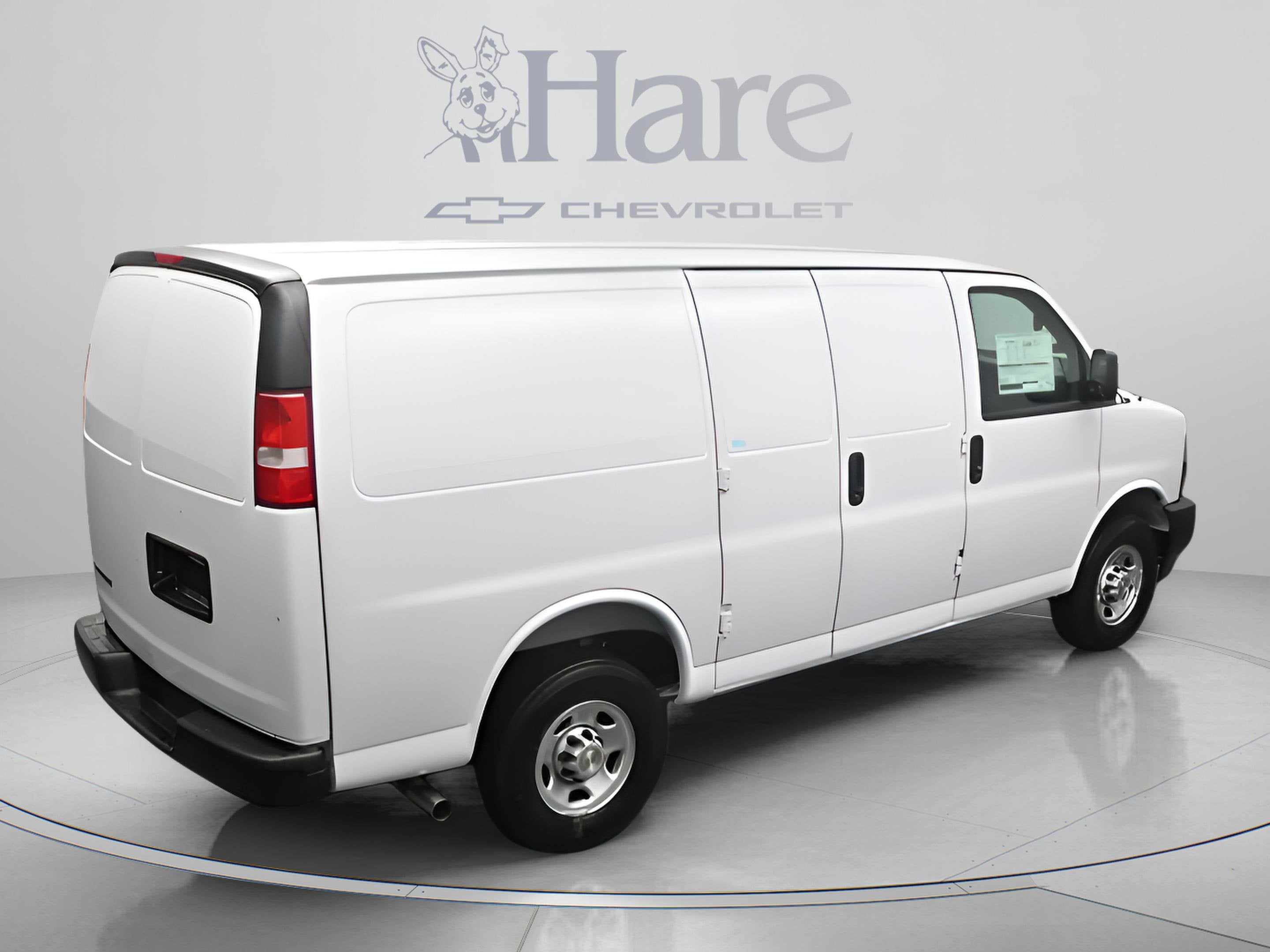 2026 Chevrolet Express Cargo 1WT