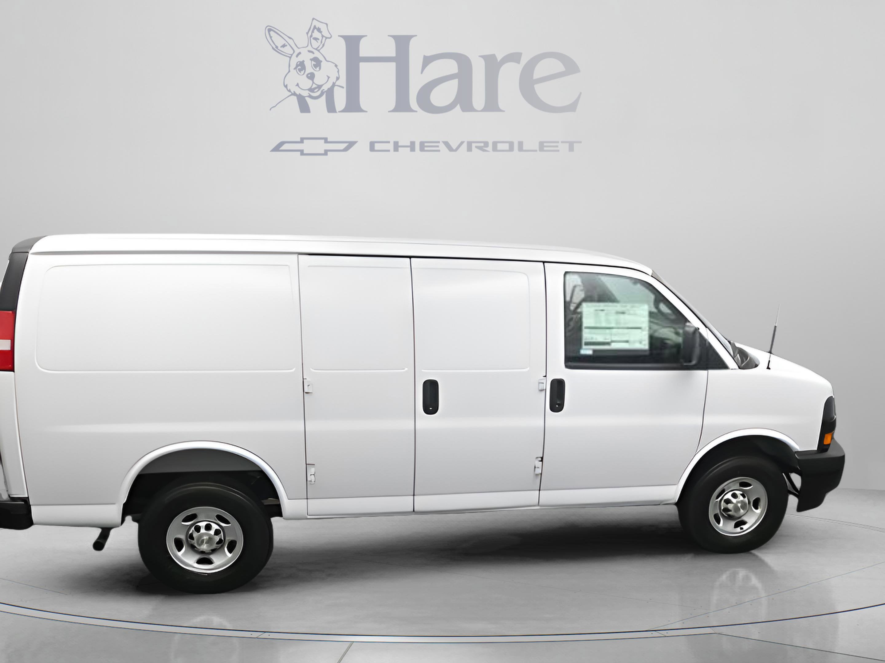 2026 Chevrolet Express Cargo 1WT