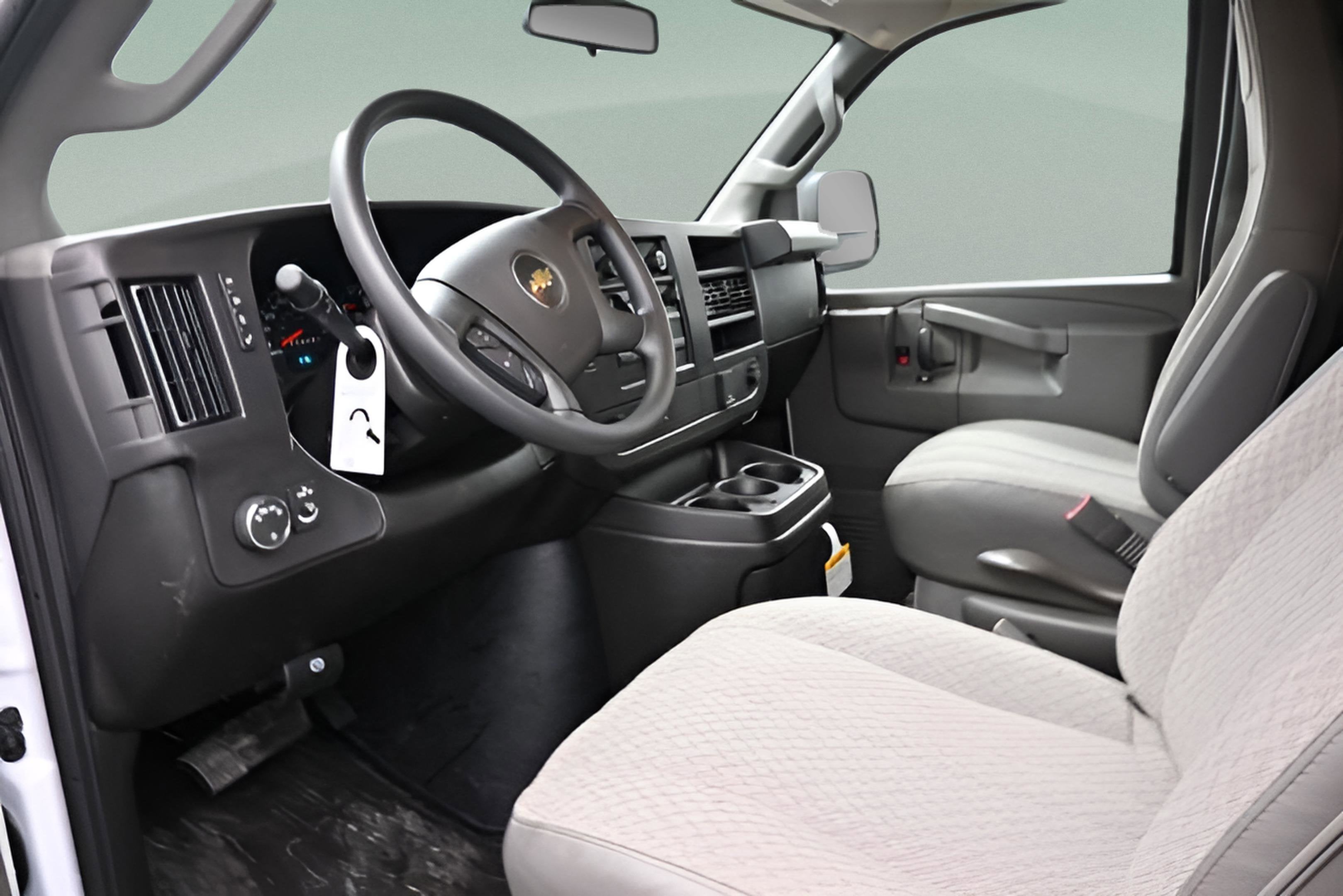 2026 Chevrolet Express Cargo 1WT