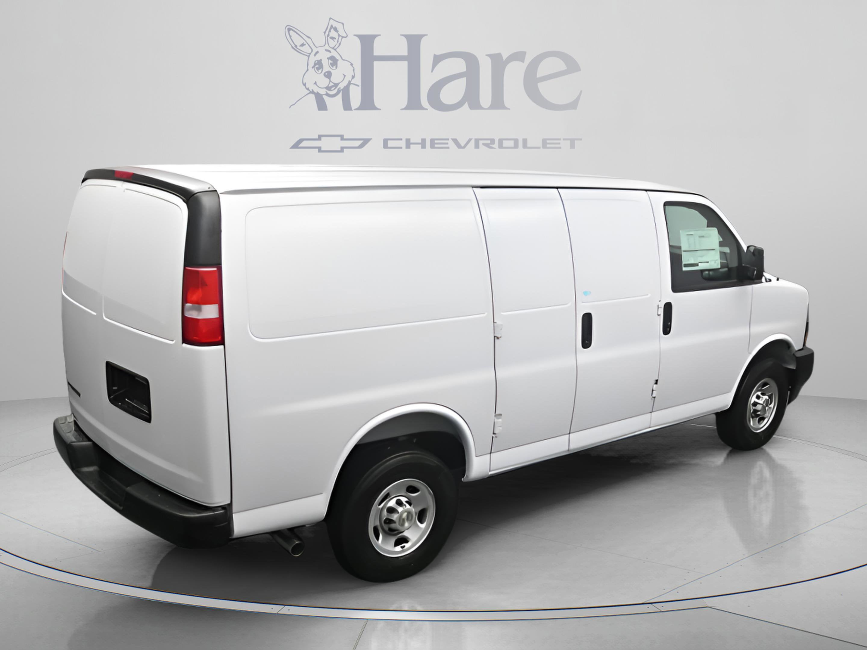 2026 Chevrolet Express Cargo 1WT