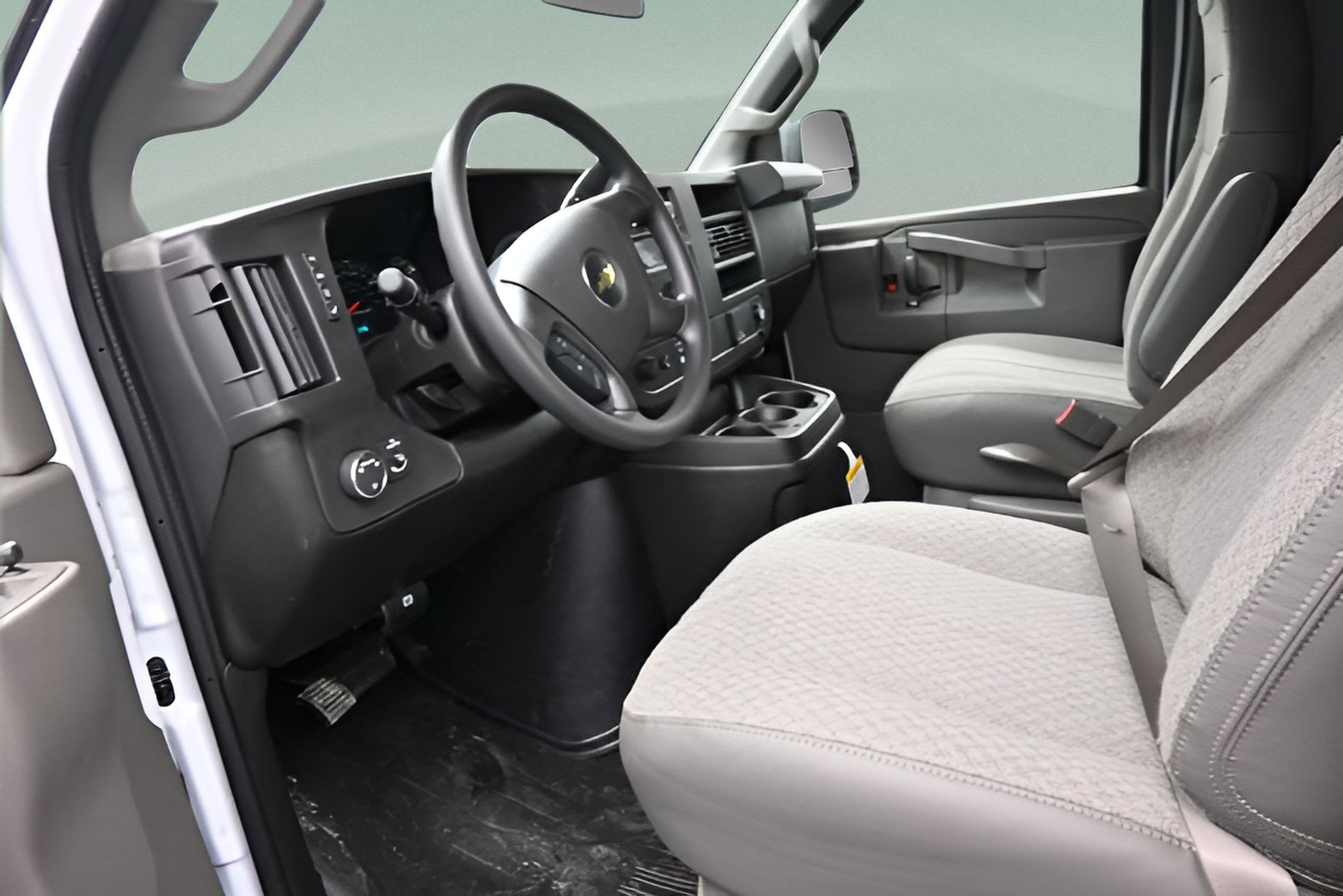 2026 Chevrolet Express Cargo 1WT