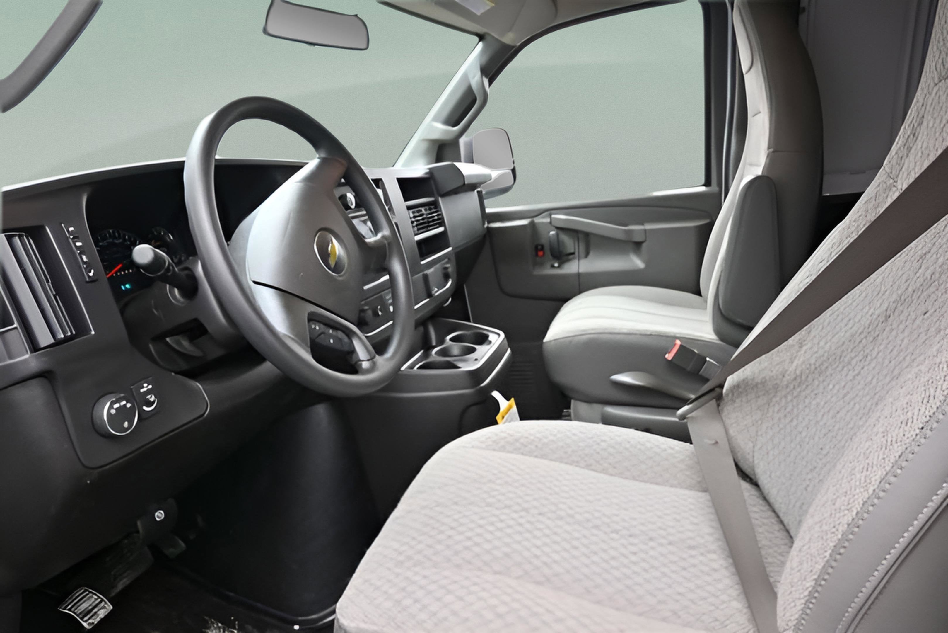 2026 Chevrolet Express Cargo Work Van - Photo 35