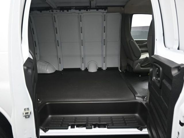 2026 Chevrolet Express Cargo 2500 WT