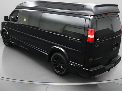 2025 Chevrolet Express Cargo WT