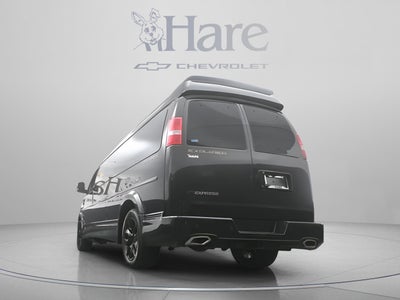 2025 Chevrolet Express Cargo WT