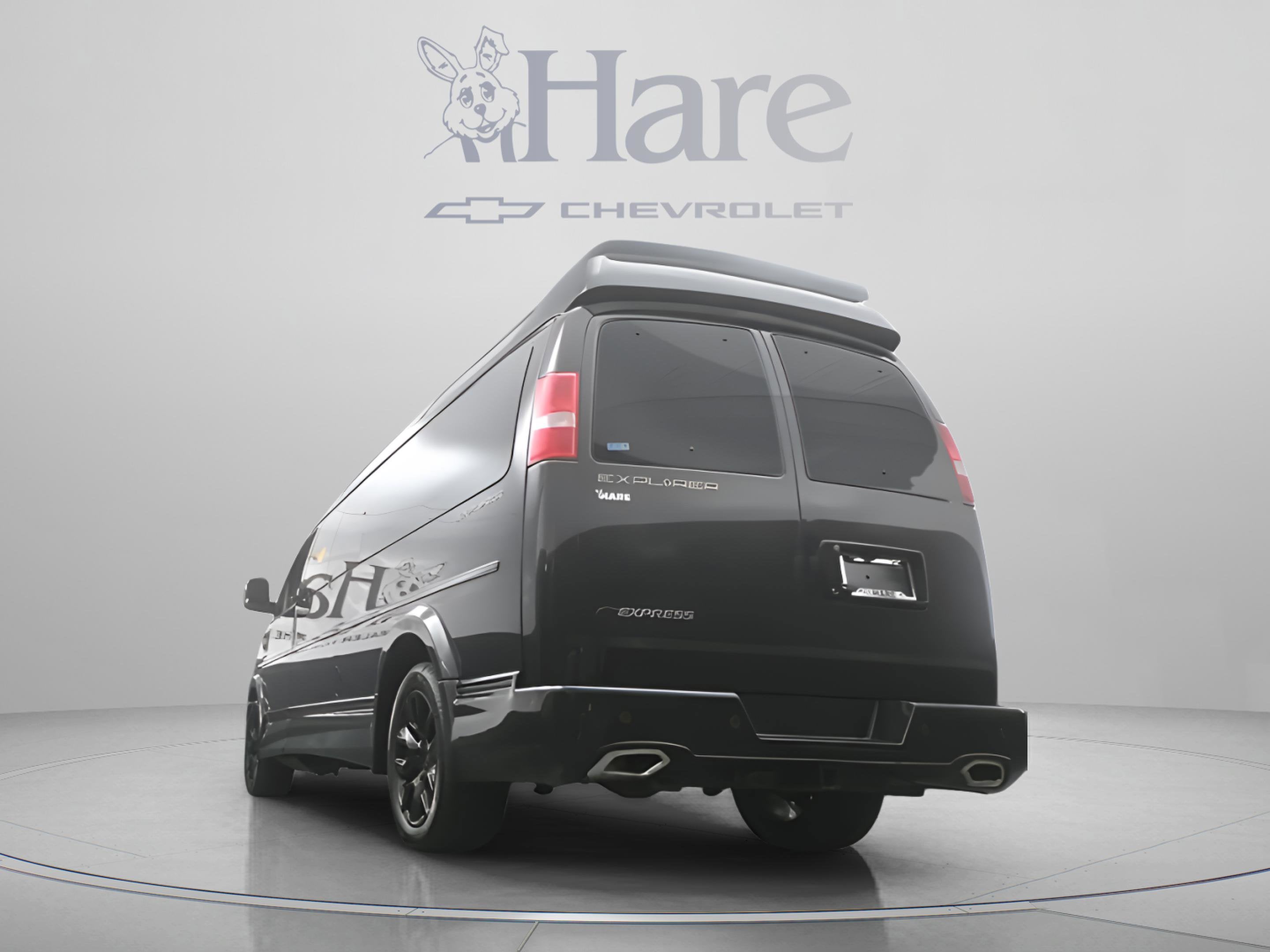 2025 Chevrolet Express Cargo WT