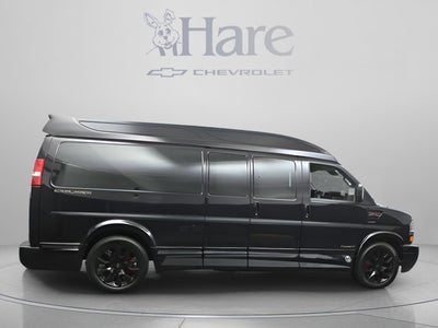 2025 Chevrolet Express Cargo WT