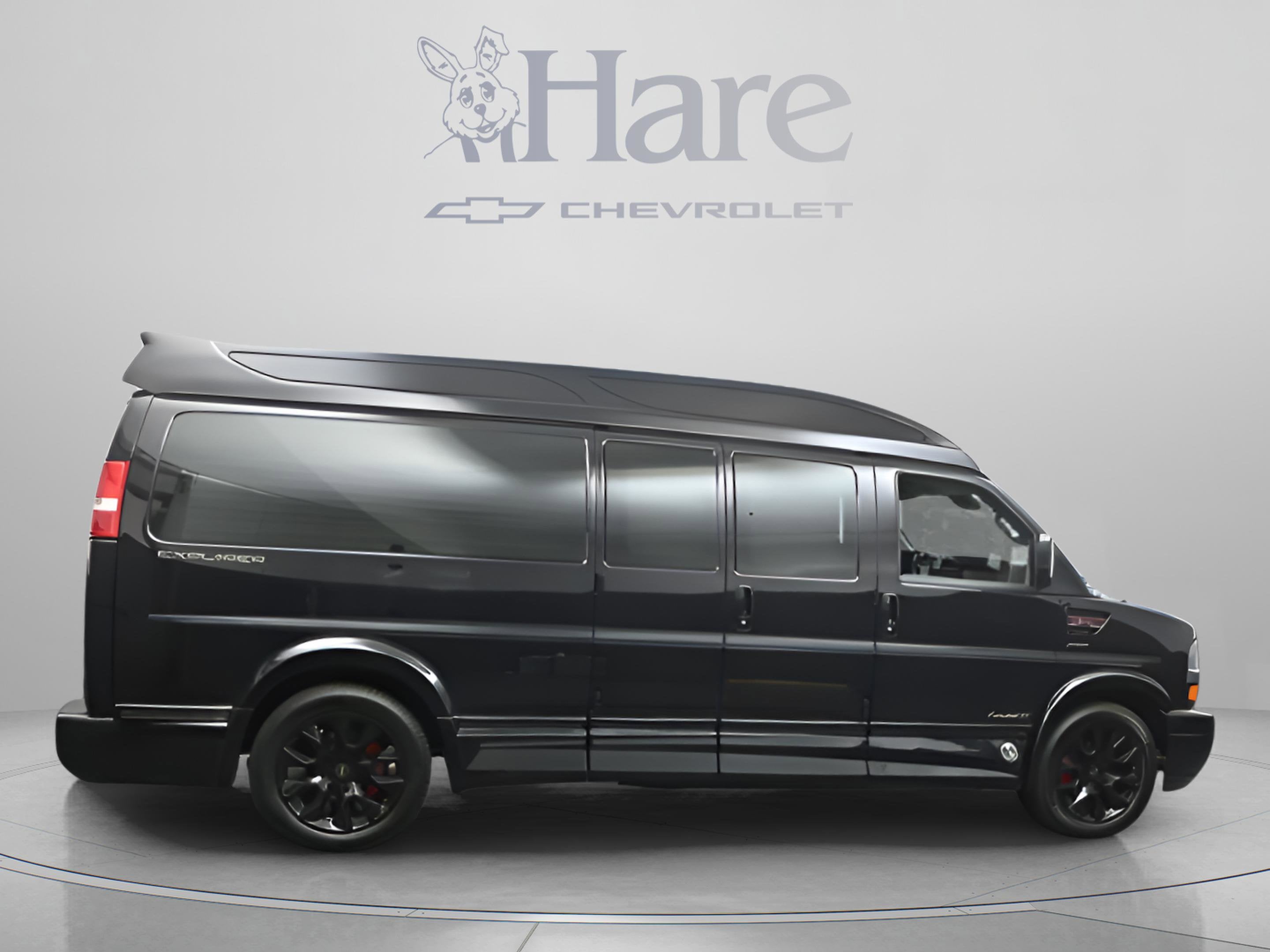 2025 Chevrolet Express Cargo WT