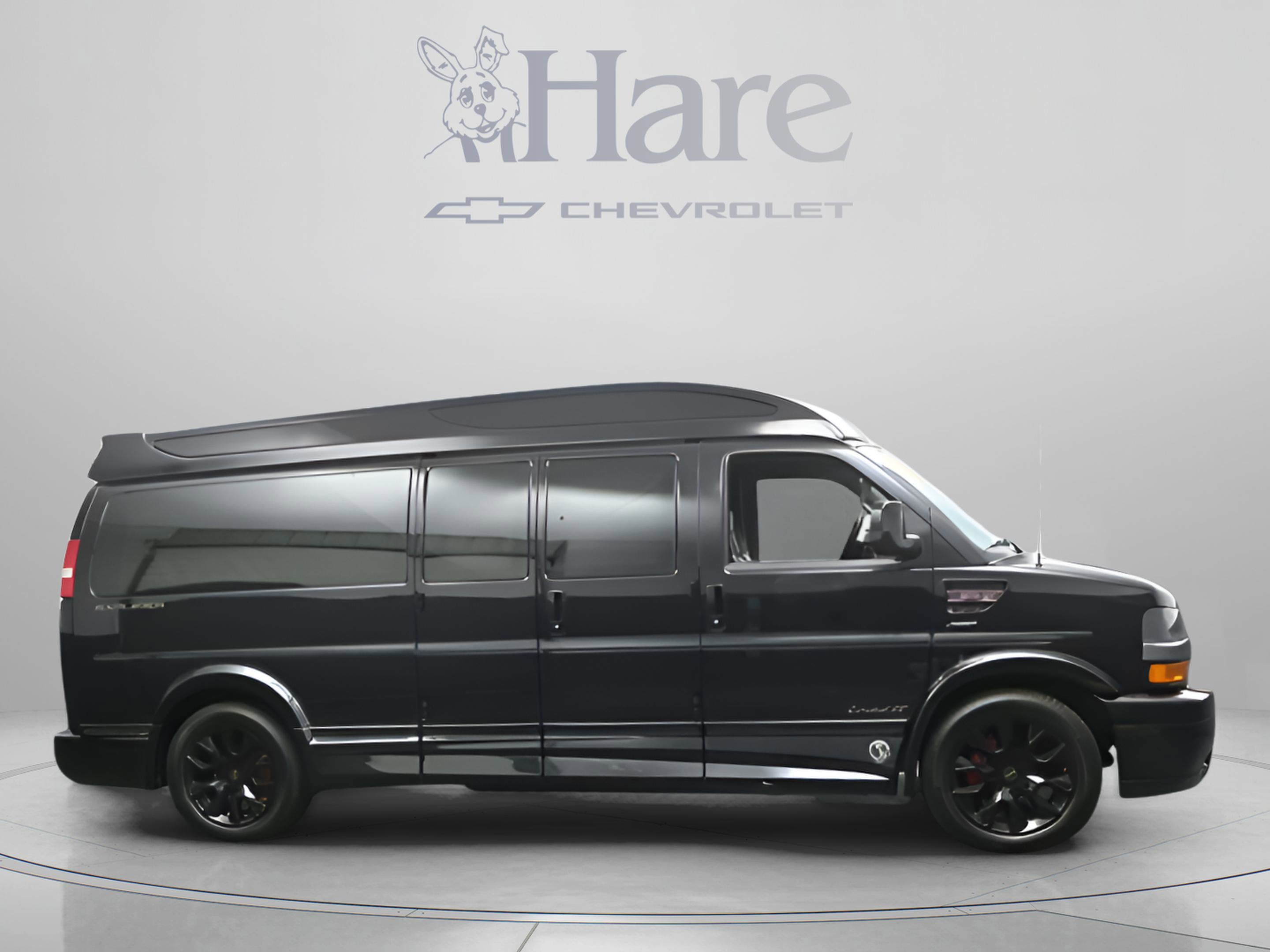 2025 Chevrolet Express Cargo WT
