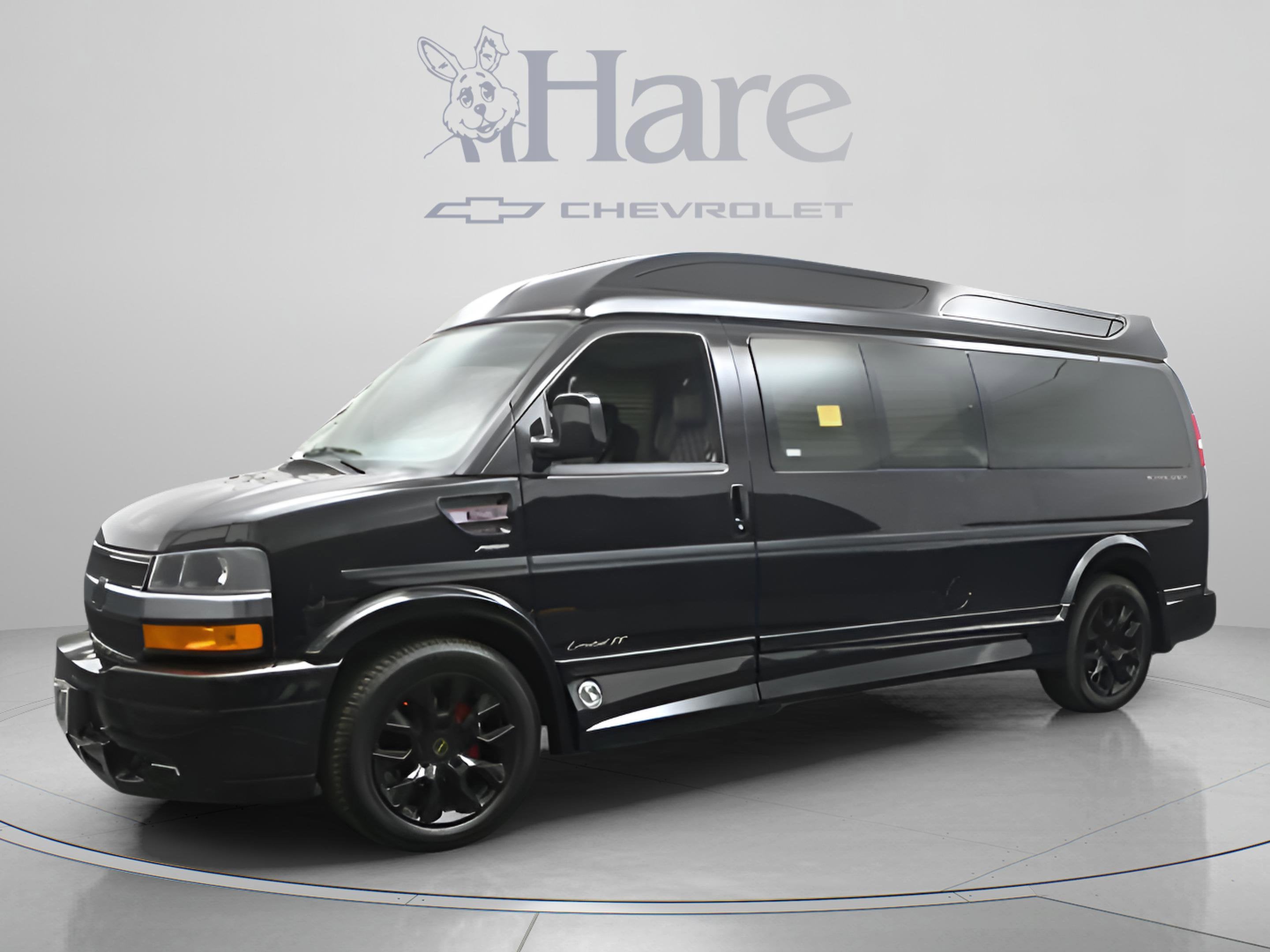 2025 Chevrolet Express Cargo WT
