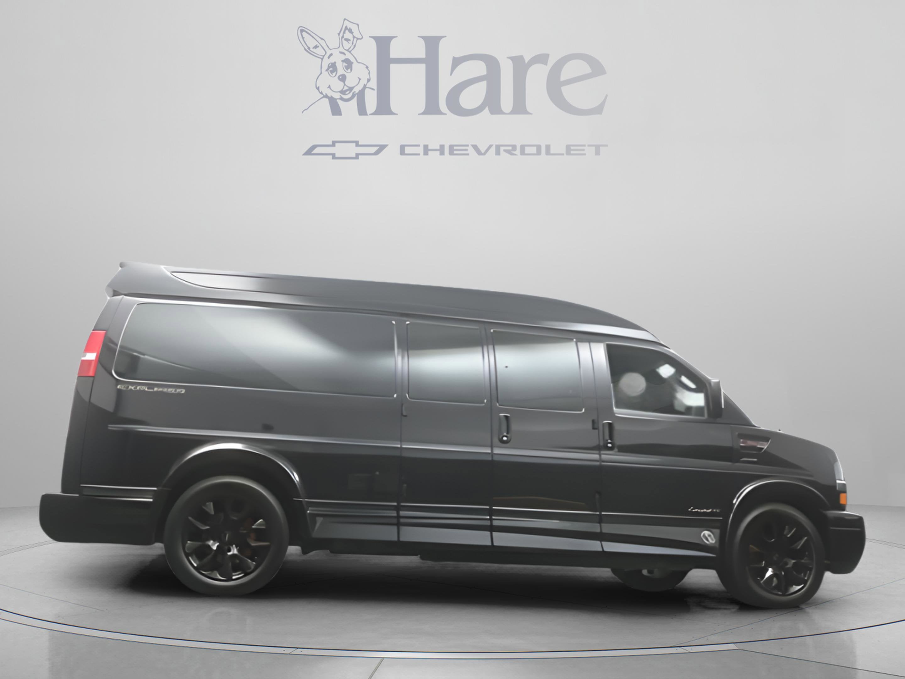 2025 Chevrolet Express Cargo WT