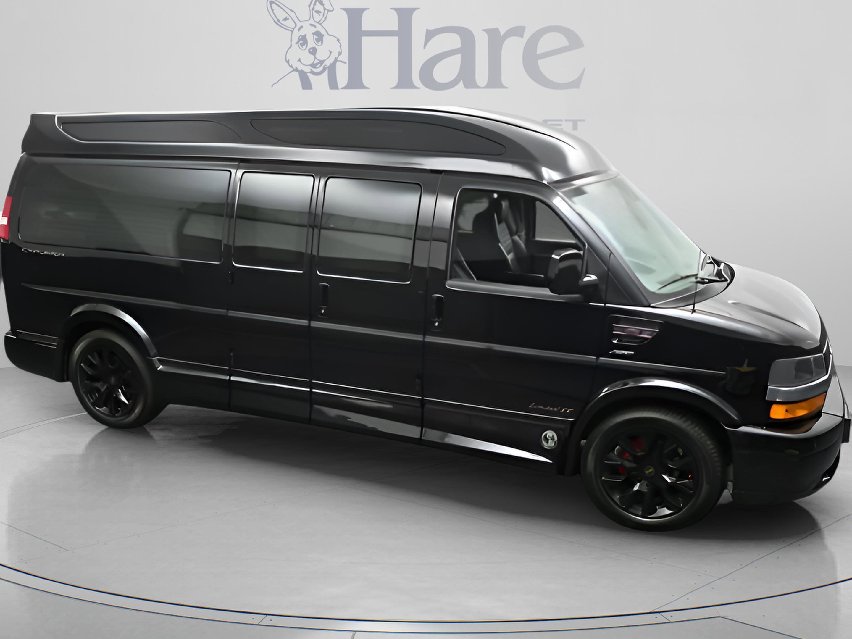 2025 Chevrolet Express Cargo WT
