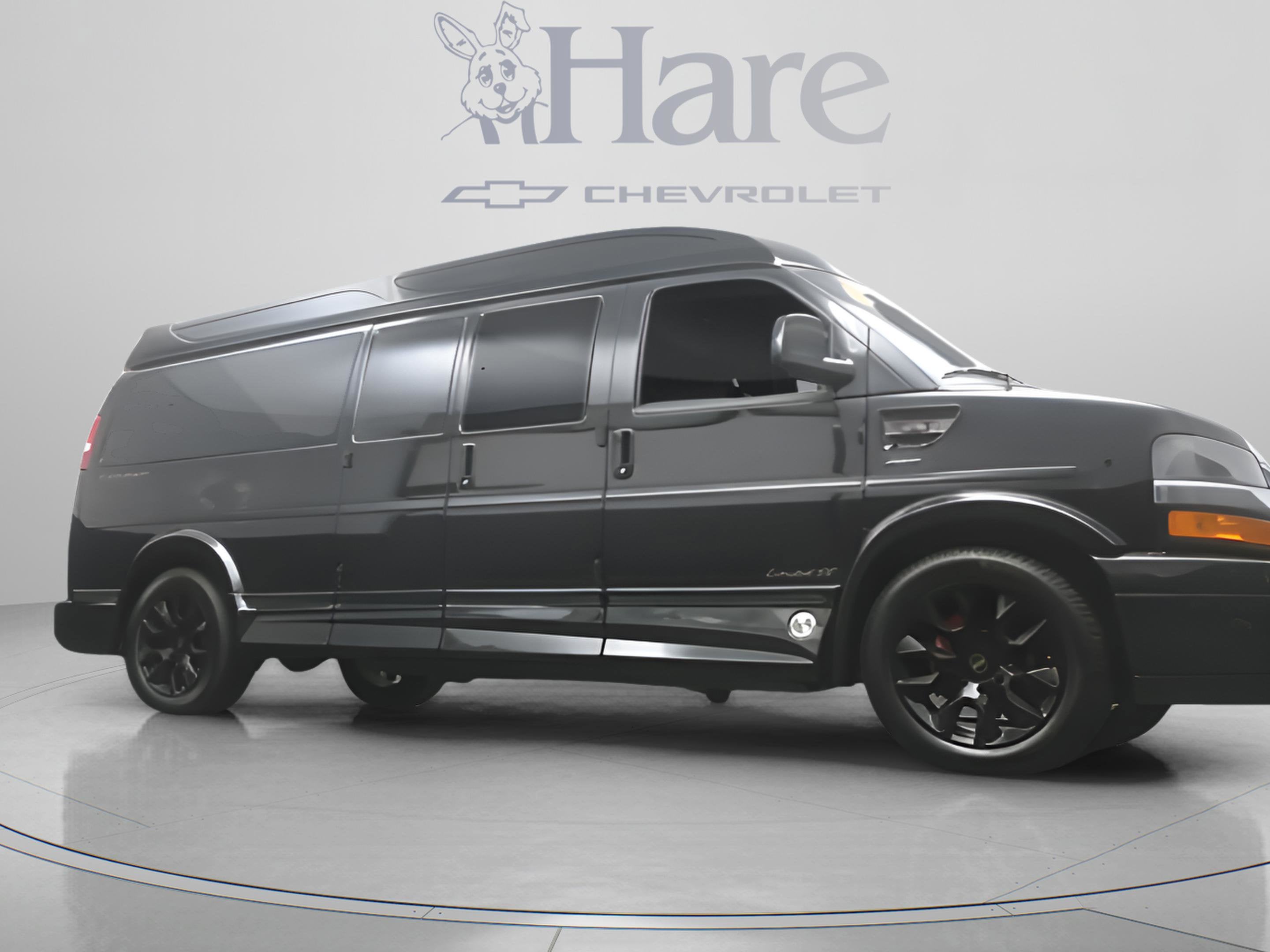 2025 Chevrolet Express Cargo WT