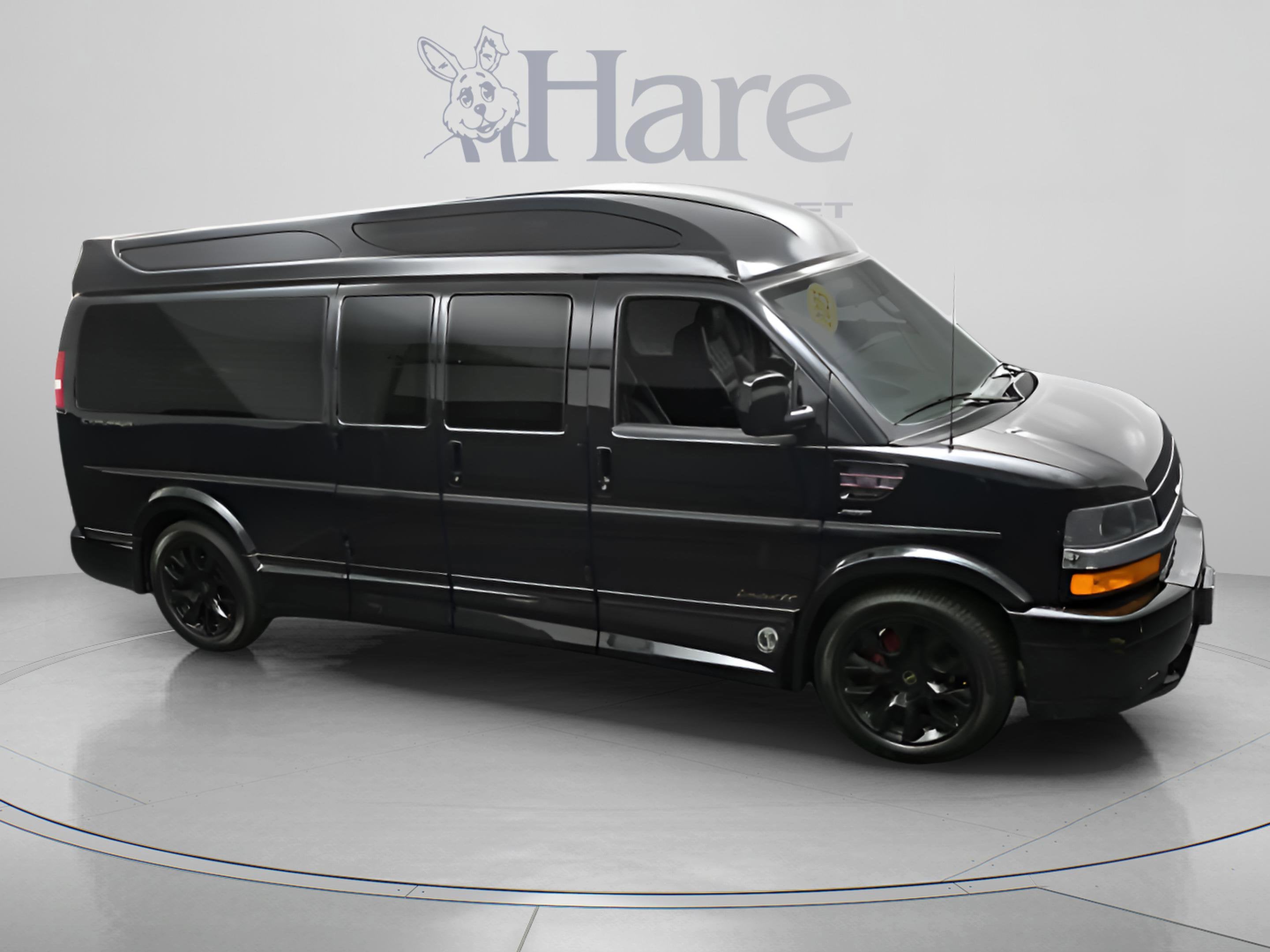 2025 Chevrolet Express Cargo WT