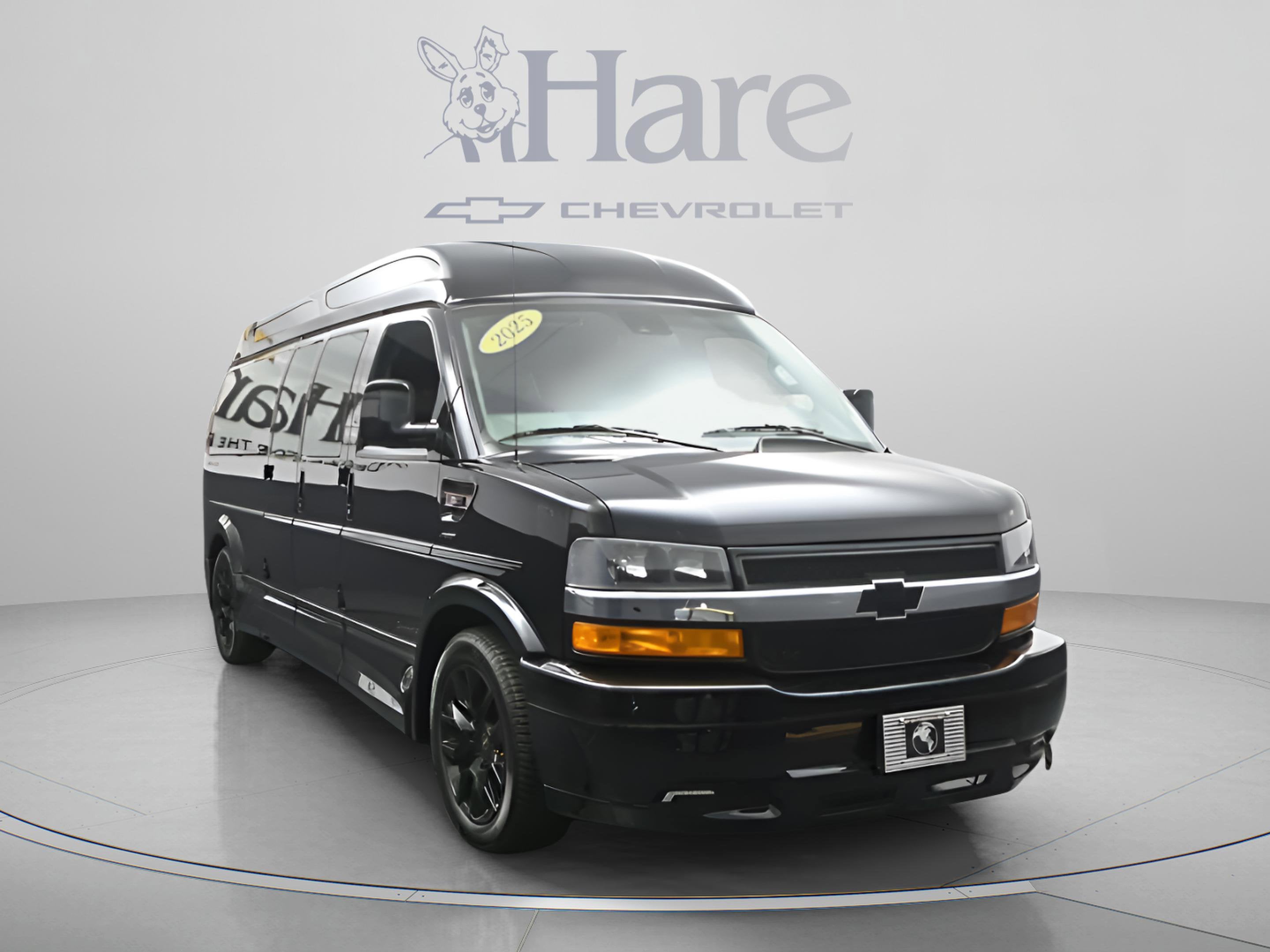 2025 Chevrolet Express Cargo WT