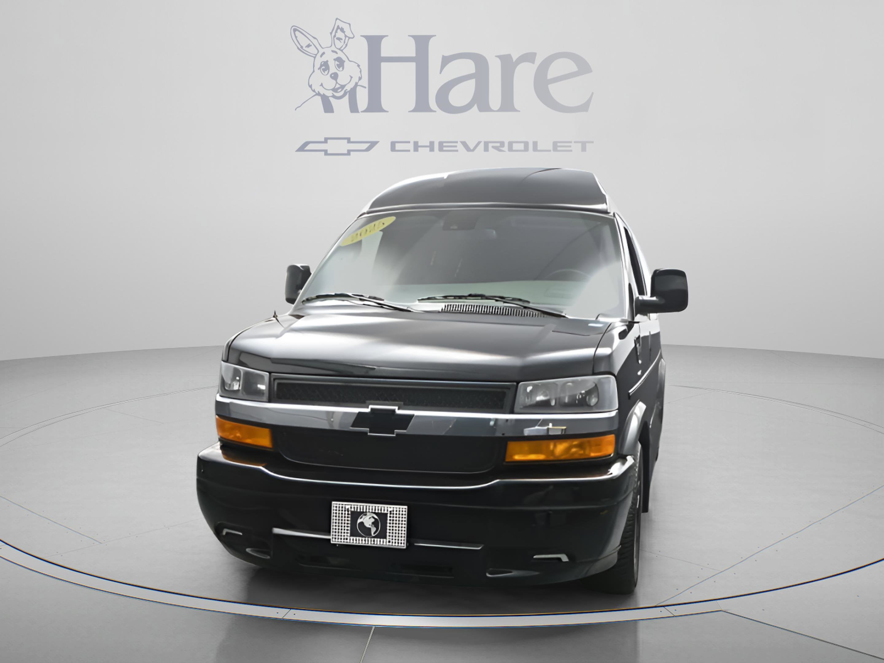 2025 Chevrolet Express Cargo WT